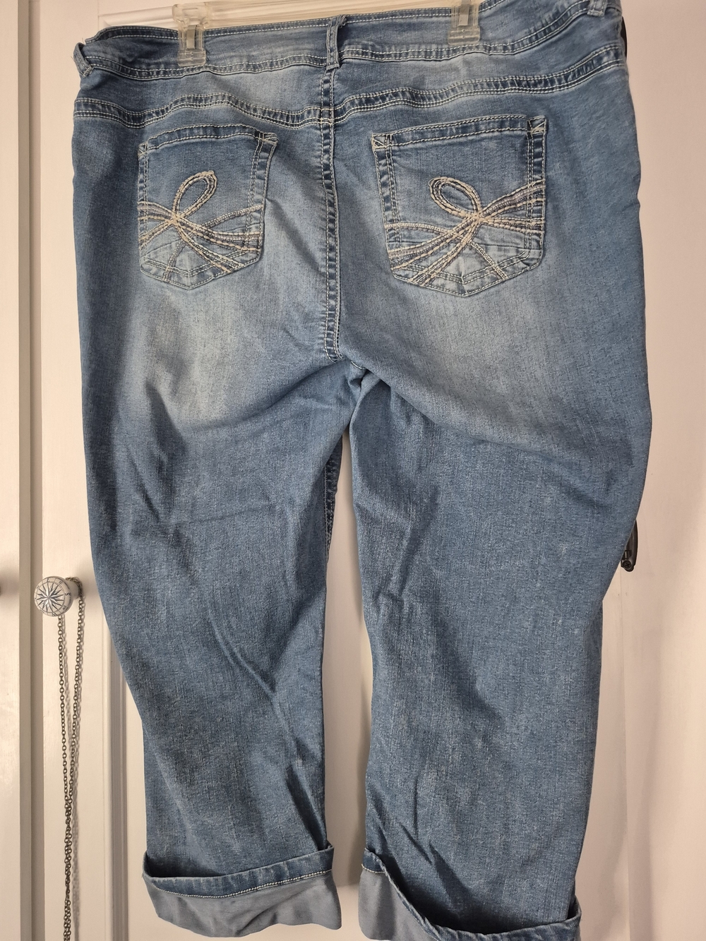 Women's Light Blue Embroidered Pocket Jeans